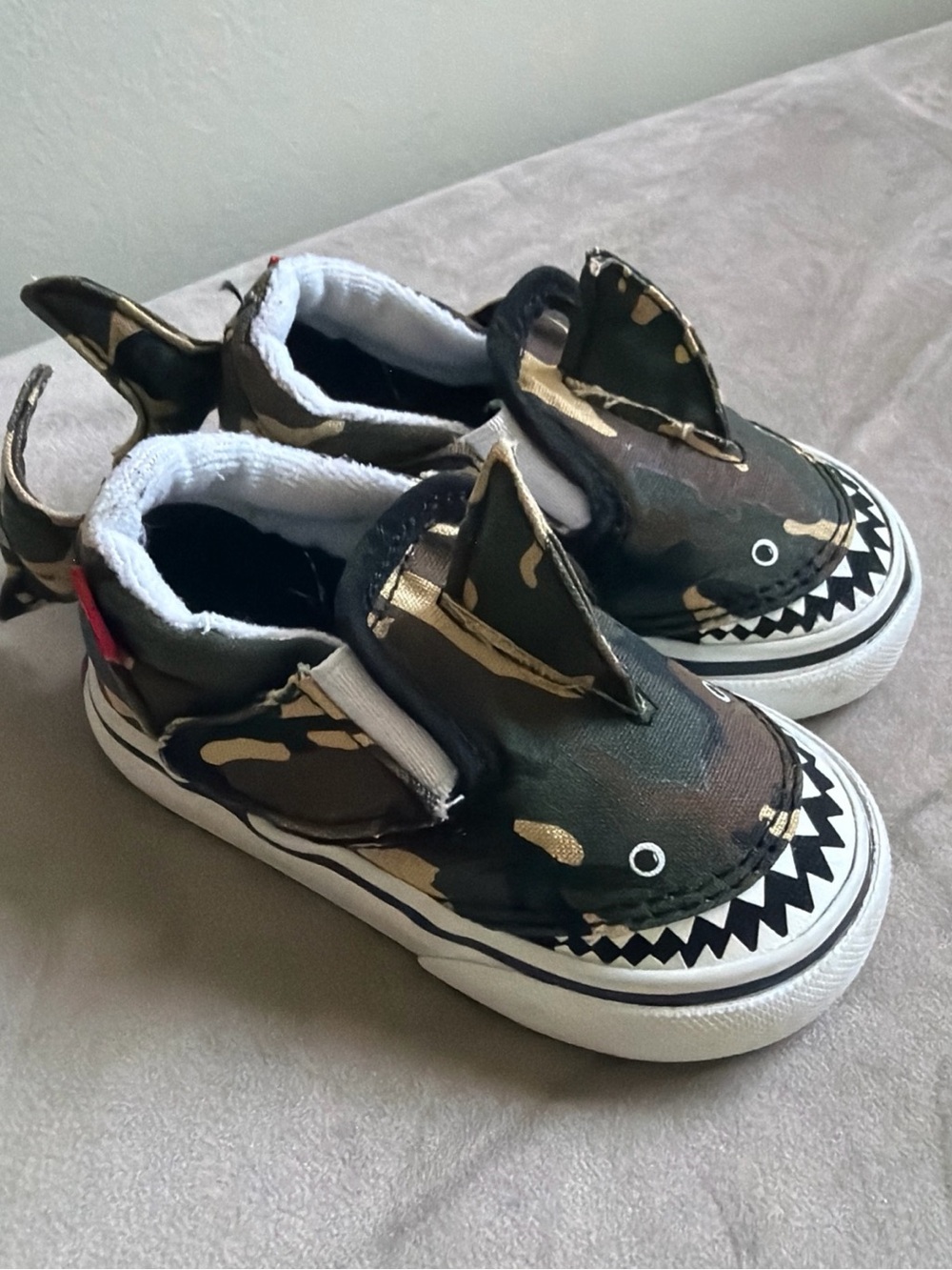 VANS Toddlers Slip On Shark Green Black Brown Sz 4C
